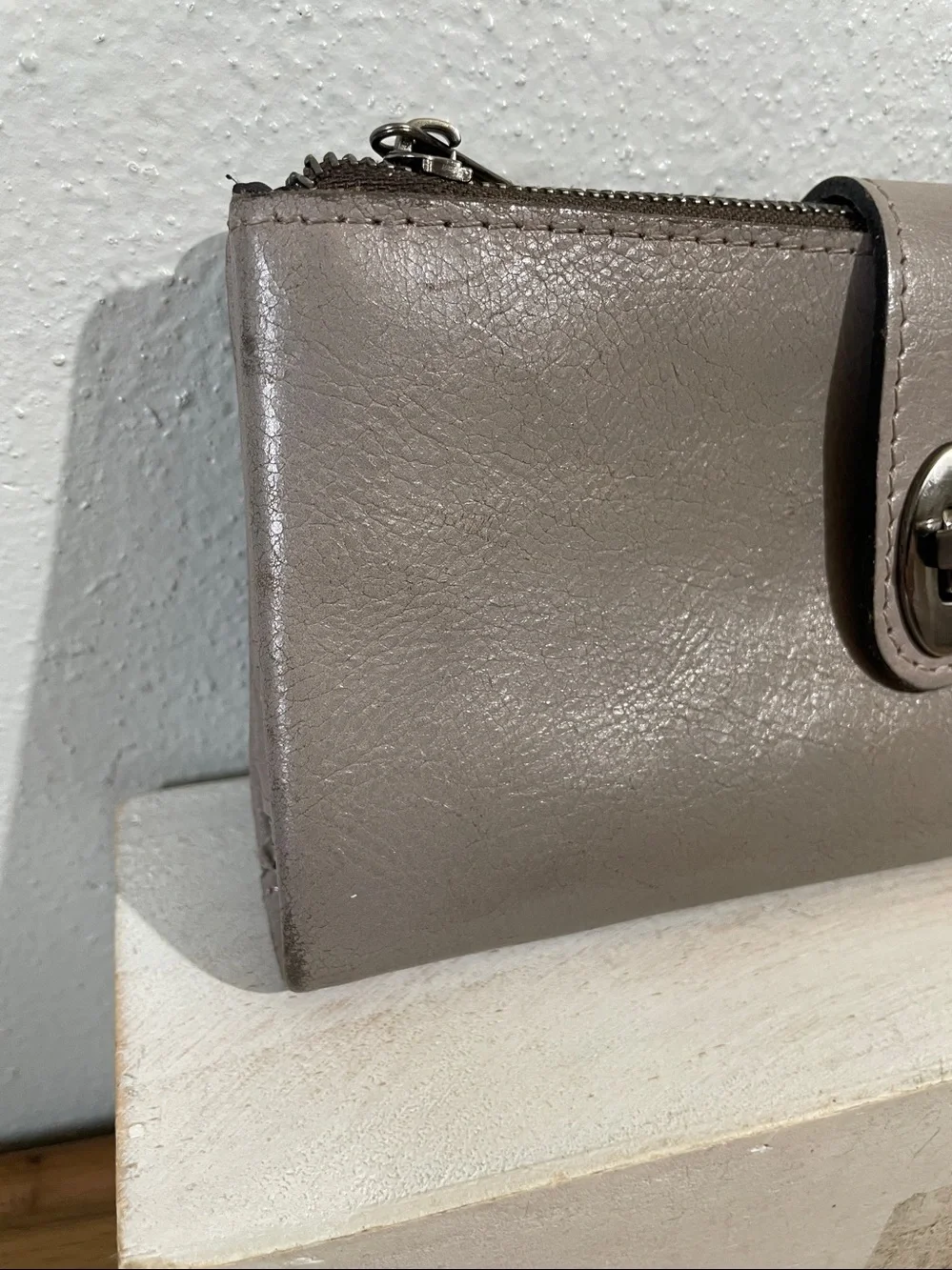 Patricia Nash Taupe Leather Wallet Turn Lock Magnetic Closure Organizer Card